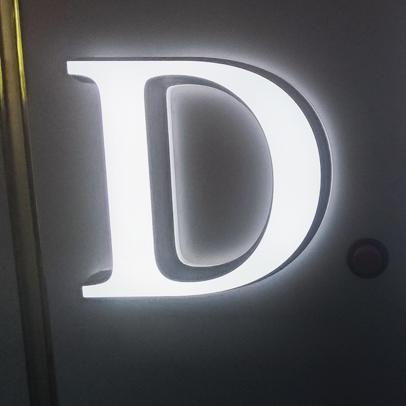 暧白迷你字